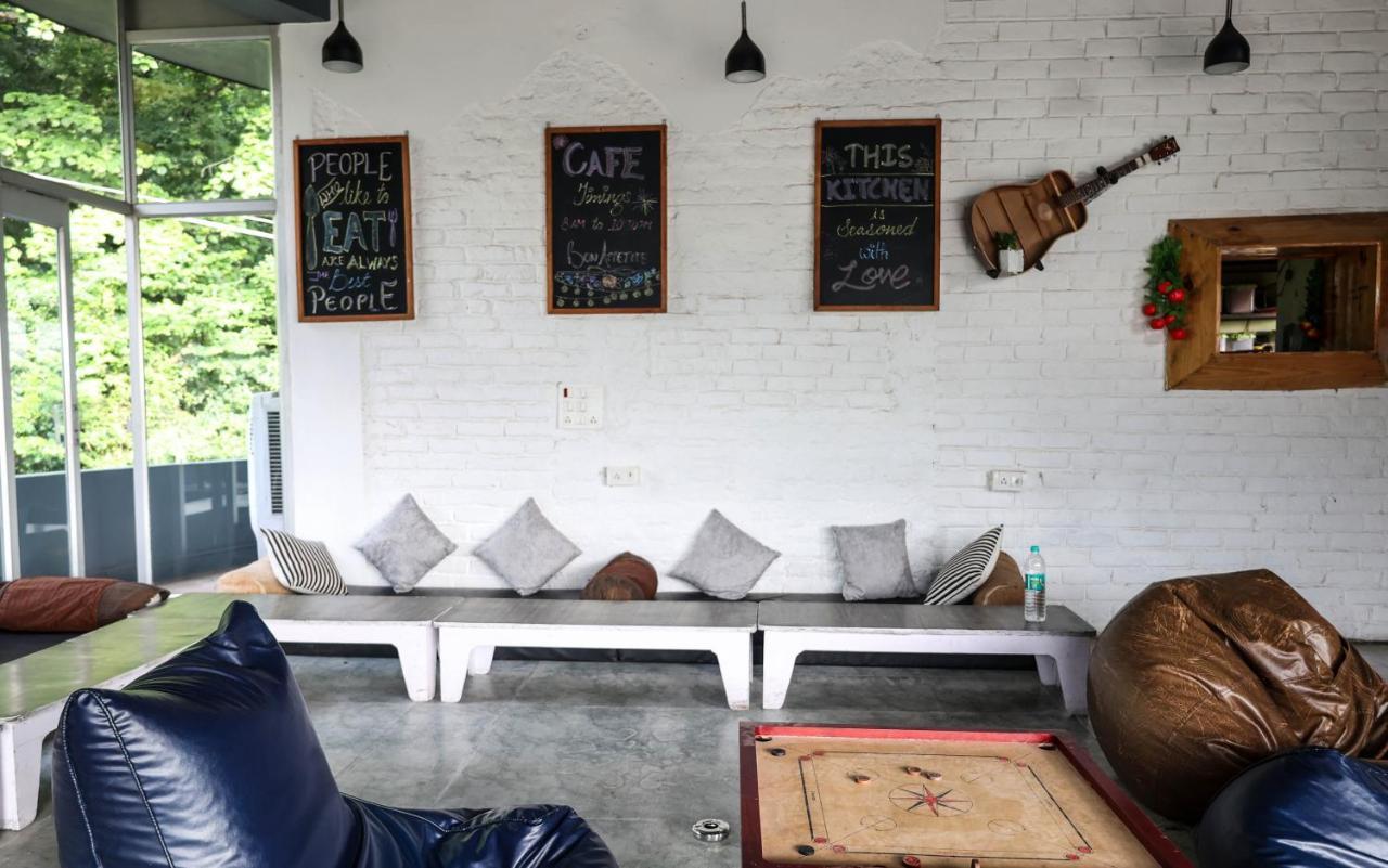 Bunkstay Coworking Hostel & Glamping Rishīkesh Eksteriør billede
