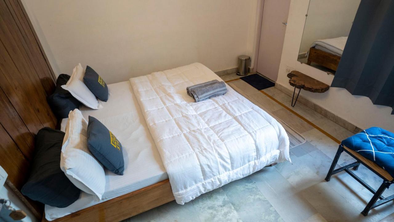 Bunkstay Coworking Hostel & Glamping Rishīkesh Eksteriør billede